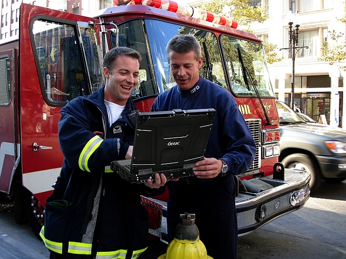 Image of Getac B300 Fully Rugged Notebook in use Image of Getac B300 Fully Rugged Notebook in use