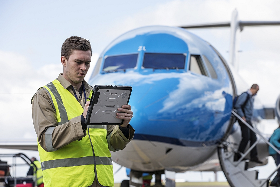 Panasonic Toughbook CF-33 Tablet and Airport