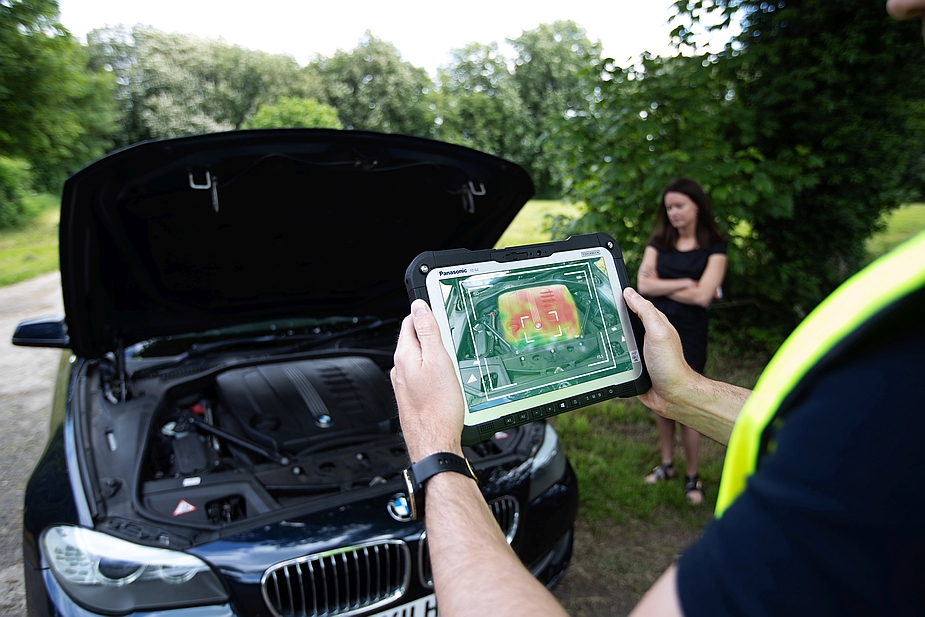 Panasonic Toughbook FZ-G2 and Car Club
